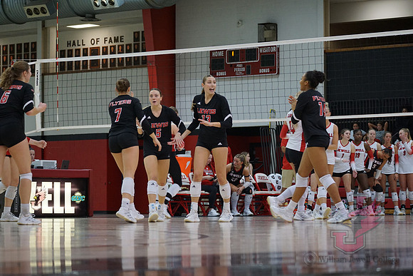 25.11.07 ATH VB Senior Day62