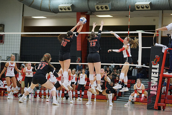 25.11.07 ATH VB Senior Day63