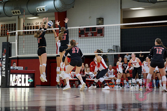 25.11.07 ATH VB Senior Day72