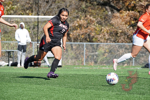 25.11.02 ATH WSOC Senior Day1