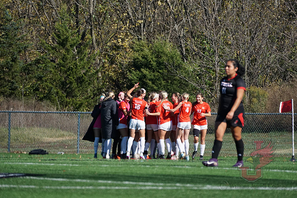25.11.02 ATH WSOC Senior Day4