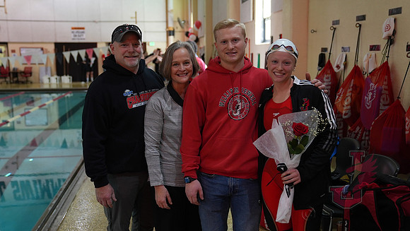 26.01.31 ATH SWM Senior Day13