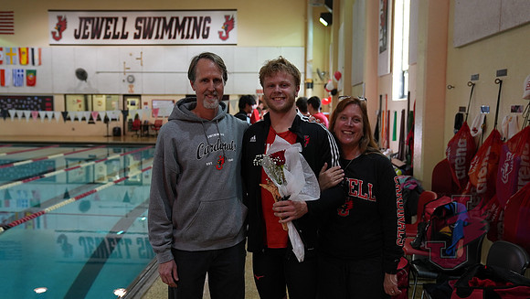 26.01.31 ATH SWM Senior Day39