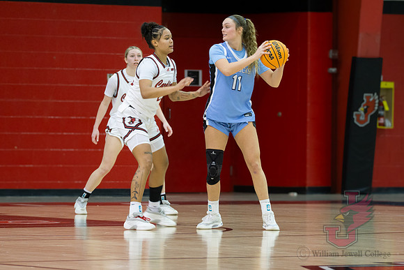 26.01.22 WBB vs Upper Iowa-11