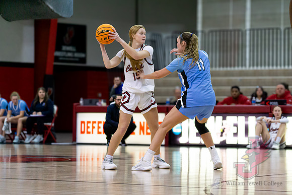 26.01.22 WBB vs Upper Iowa-18
