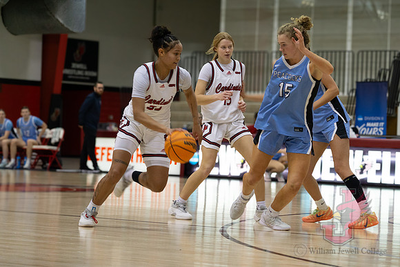26.01.22 WBB vs Upper Iowa-23