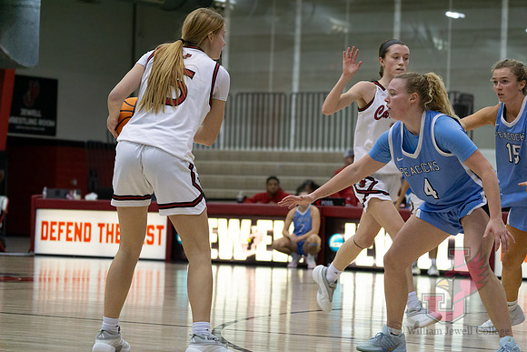 26.01.22 WBB vs Upper Iowa-26