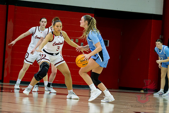 26.01.22 WBB vs Upper Iowa-27