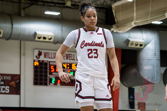 26.01.22 WBB vs Upper Iowa-38