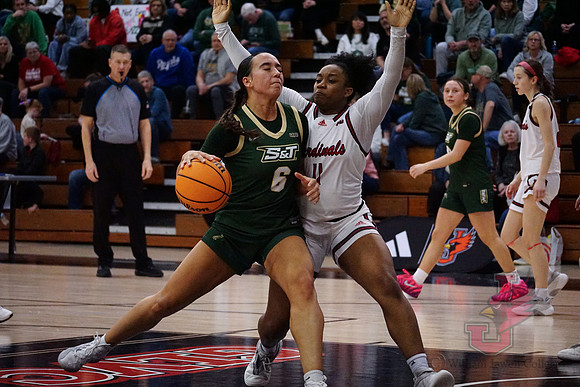 26.02.14 WBB vs Missouri S&T-33