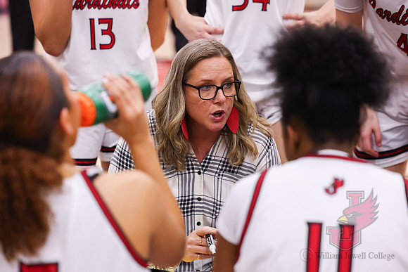 26.02.12 ATH WBB V Drury5