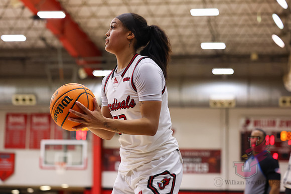 26.02.12 ATH WBB V Drury31