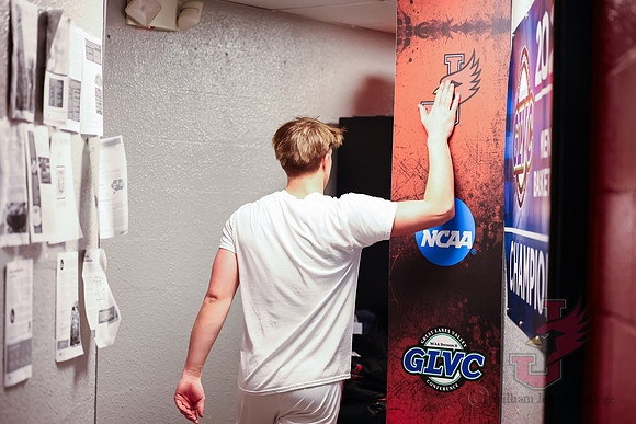 26.02.12 ATH MBB V Drury3
