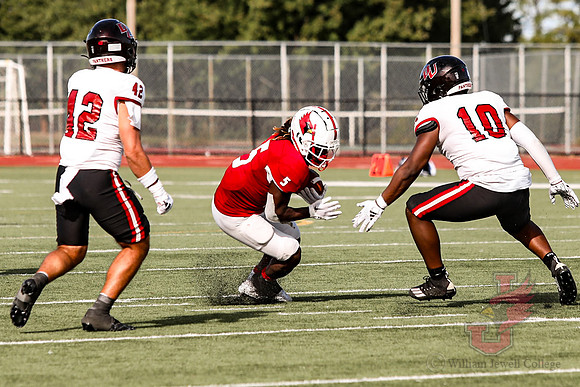 24.09.28 ATH FB V Davenport1
