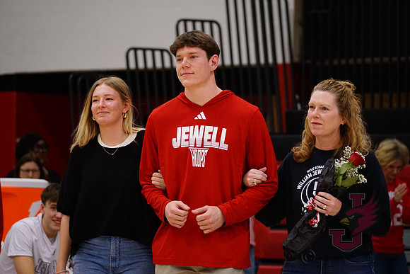 26.02.28 MBB Senior Day-05