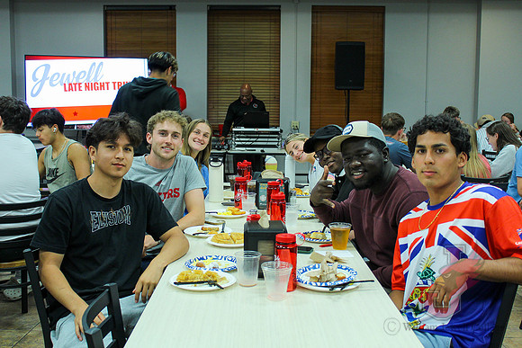25.05.12 SLE Late Night Breakfast 13