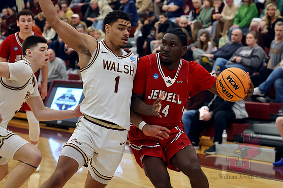 26.03.14 ATH MBB V Walsh2