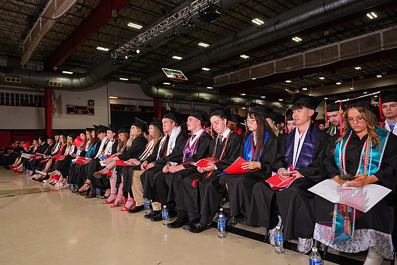 26.05.16 SLE Commencement 57