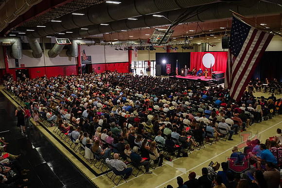 26.05.16 SLE Commencement 76
