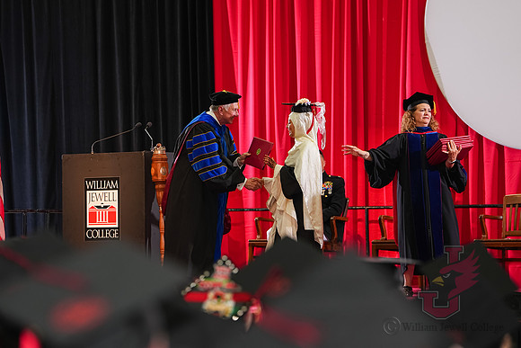 26.05.16 SLE Commencement 181