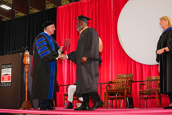 26.05.16 SLE Commencement 196