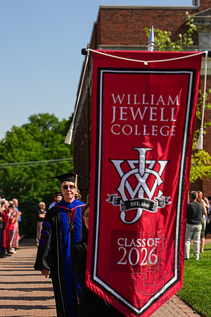 26.05.16 SLE Graduation Walk Around the Quad and Candids 55