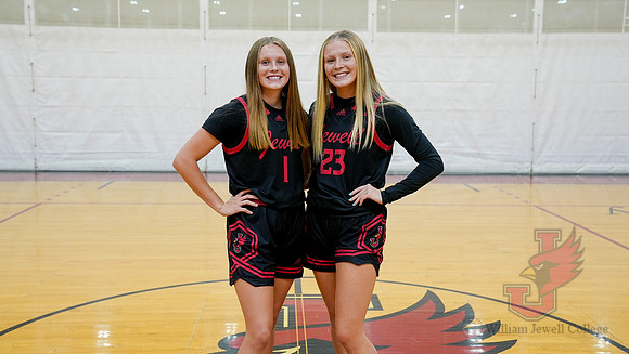 24.09.12 ATH WBB Media Day73
