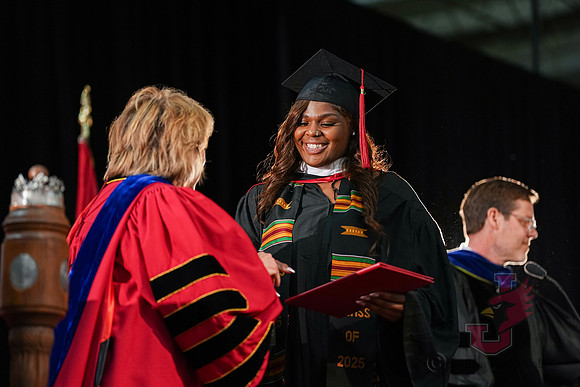 25.05.17 SLE Commencement 92