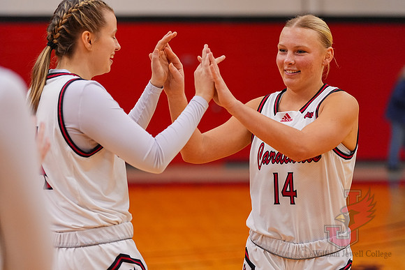 25.01.16 ATH WBB V Lewis 11