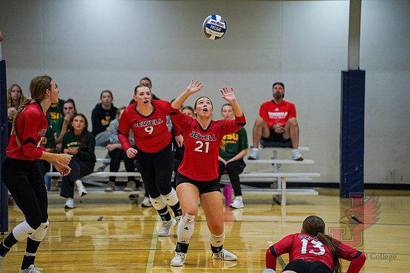 24.10.18 ATH VB V Crossover4
