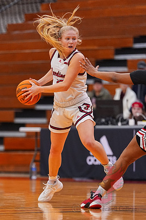 25.01.16 ATH WBB V Lewis 21