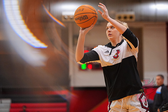 25.01.16 ATH WBB V Lewis 4