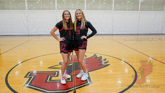 24.09.12 ATH WBB Media Day72
