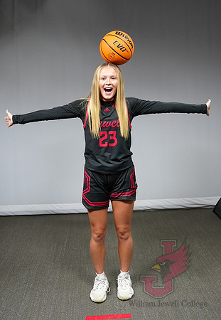 24.09.12 ATH WBB Media Day34