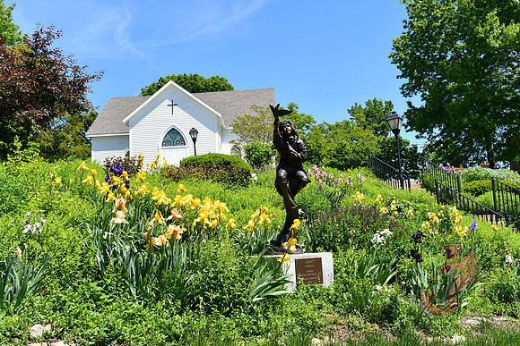25.04.11 JLB Spring Blooms 38