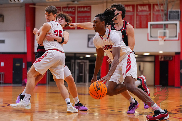 25.01.16 ATH MBB V Lewis 6