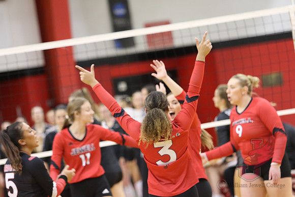 24.11.01 ATH VB V Quincy4