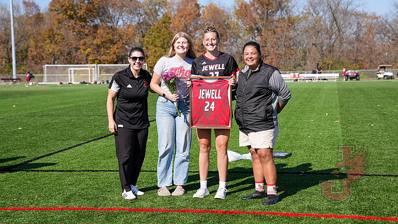 24.10.27 WSOC Senior Day-12