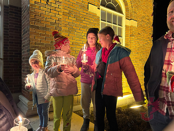 24.12.06 JSE Lighting of the Quad 9