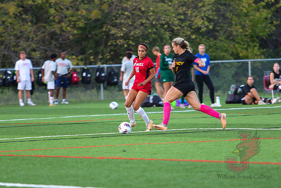 24.10.04 ATH WSOC V Quincy-44