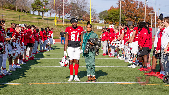 24.11.16 ATH FB Senior Day19