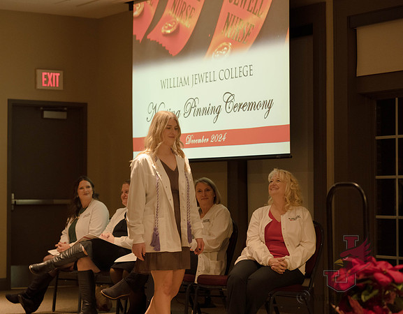 24.12.14 SLE Nursing Pinning Ceremony 17