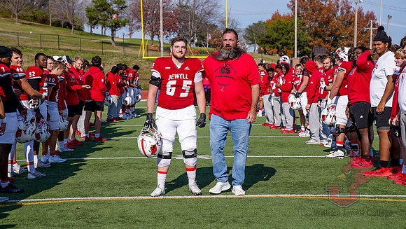 24.11.16 ATH FB Senior Day17