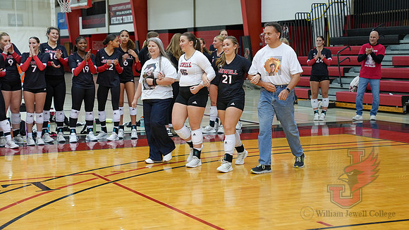 24.11.02 ATH VB Senior Day10