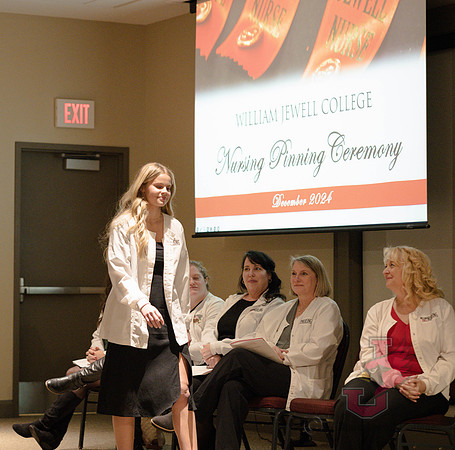24.12.14 SLE Nursing Pinning Ceremony 14