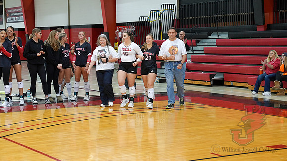 24.11.02 ATH VB Senior Day9