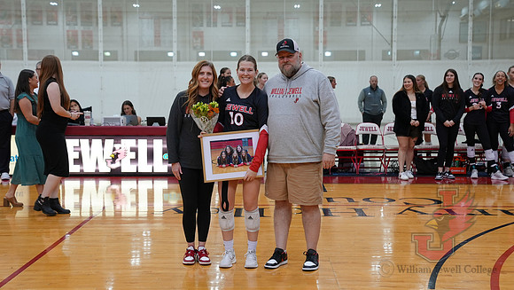 24.11.02 ATH VB Senior Day8