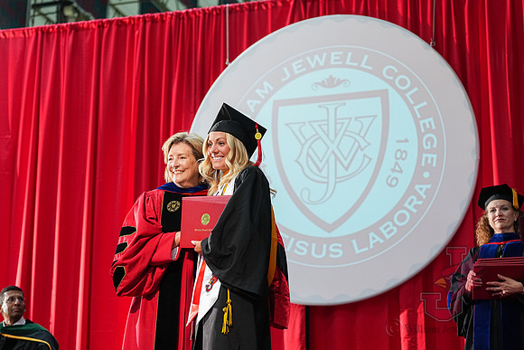 25.05.17 SLE Commencement 112