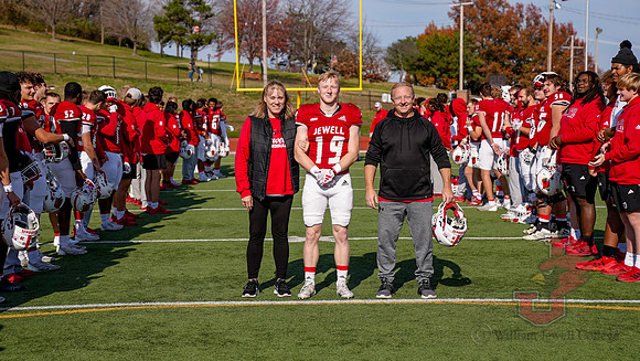 24.11.16 ATH FB Senior Day22