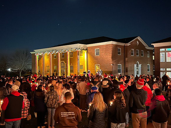 24.12.06 JSE Lighting of the Quad 17